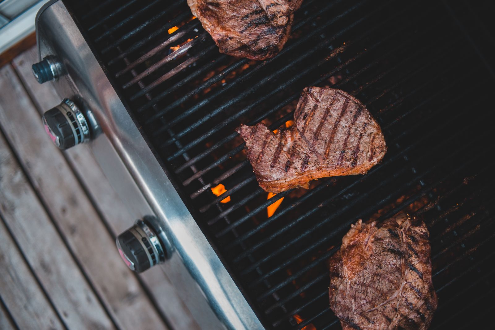 DCS stainless freestanding gas grill