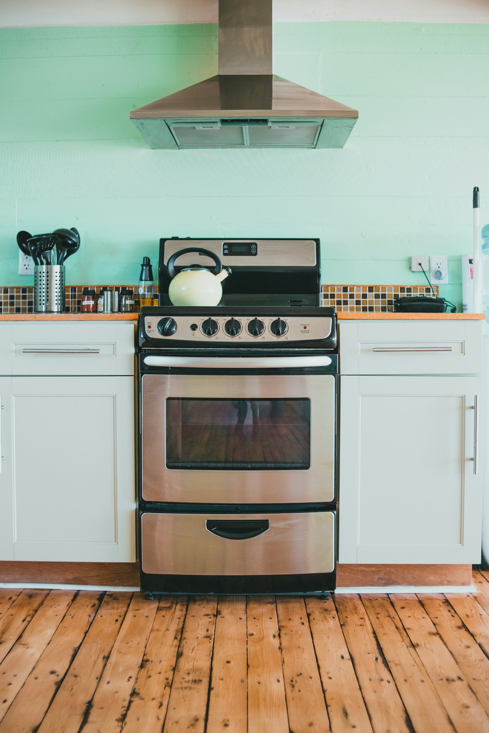 DCS dual-fuel range in a modern kitchen — professional range repair